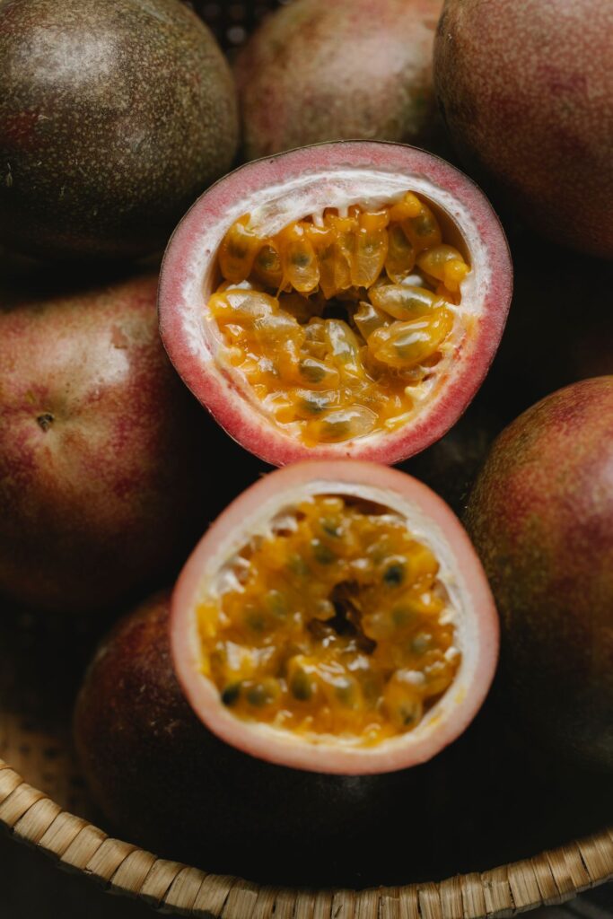 fruto de maracuya abierto